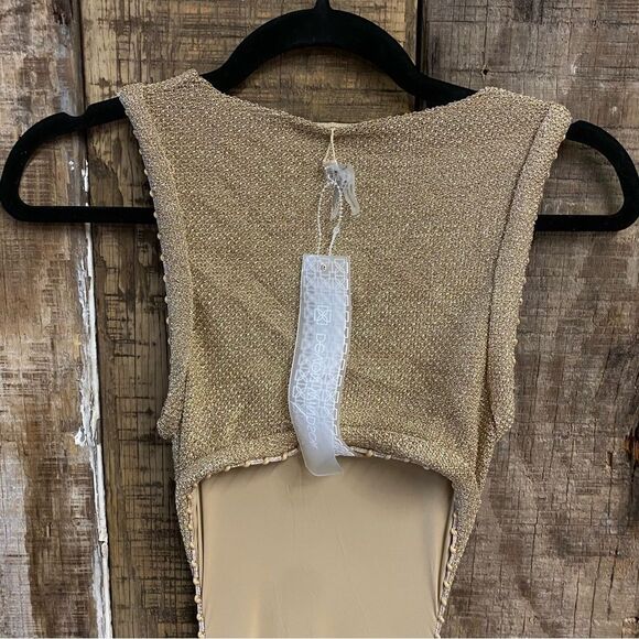 DEVON WINDSOR Maxine Dress Marigold
Gold knit metallic cut out Backless NWT S - Picture 10 of 14